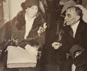 Eleanor Roosevelt with her first political mentor Louis Howe. (International News Photo)