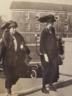 Eleanor Roosevelt going to Congress for testimony on the Bok Prize. (LC)