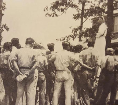 Eleanor Roosevelt speaks to a group of Civilian Conservation Corps workers in Tennessee. (Tennessee History for Kids)