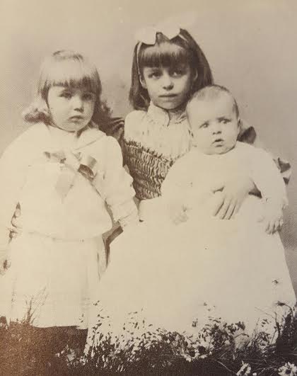 Eleanor Roosevelt with her brothers Hall and Elliott. (FDRL)