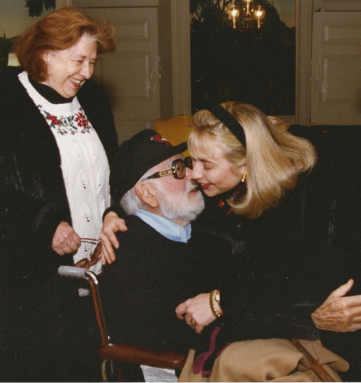  Hillary Clinton with her parents during the 1993 inauguration. (WJCPL)