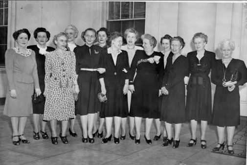 Bess Truman and her Tuesday Independence Bridge Club during their one-week visit with her at the White House. (Martin Luther King Library, Washingtoniana Collection)