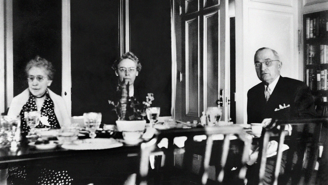 Madge Wallace, her daughter-in-law May and son-in-law President Truman breakfasting in the White House. (HSTL)