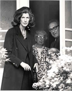 Bess Truman with Secretary of State Henry Kissinger and his wife, exiting her home after a 1975 visit. (Getty Images)