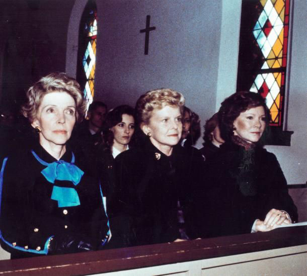 Nancy Reagan, Betty Ford and Rosalynn Carter attending the 1982 funeral of Bess Truman. (pinterest)